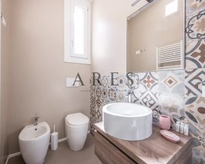 992f2a43-d4a1-4b46-b67e-9cb0041917b8